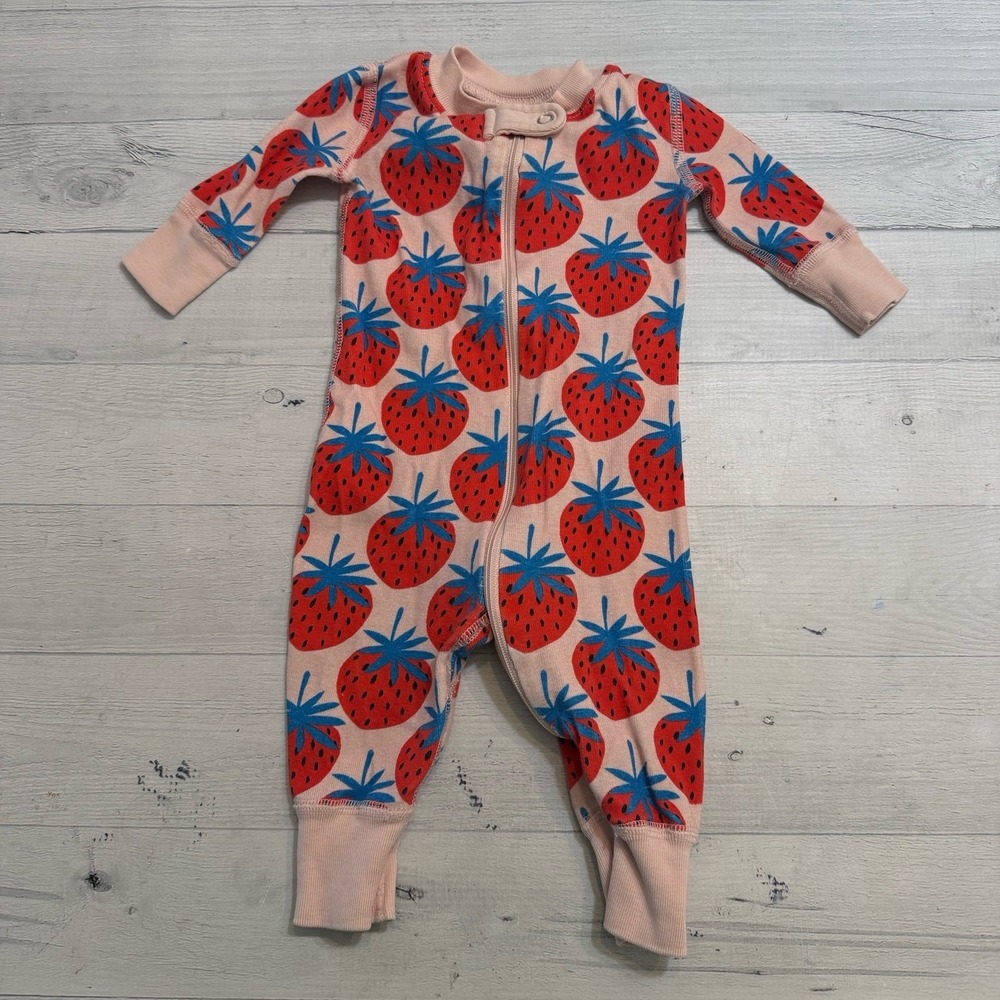 Hanna Andersson baby pink strawberry one piece footless pajamas 50 0-3 months